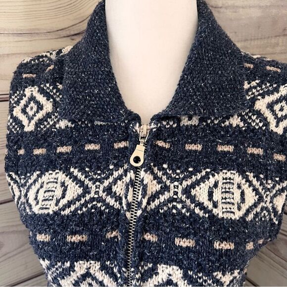 Vintage Navy & Cream Patterned Sweater Vest - Picture 2 of 6